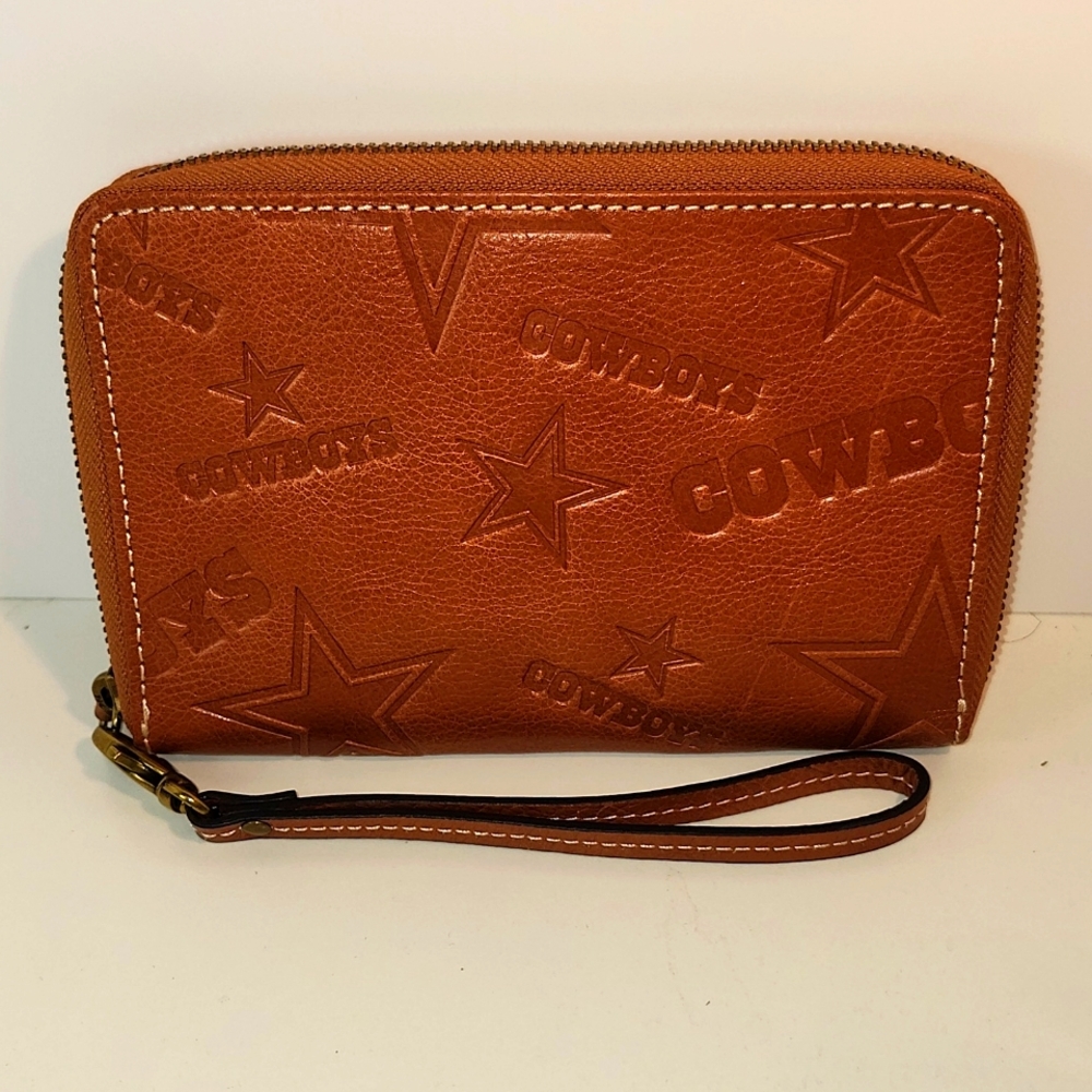 GENUINE Leather, Embossed Dallas Cowboys Wristlet...NWOT